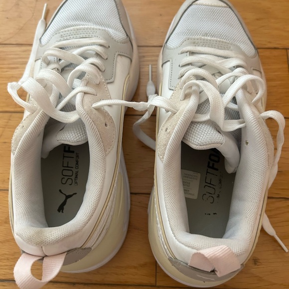 Puma sneakers Sz: W8.5 - Picture 3 of 6